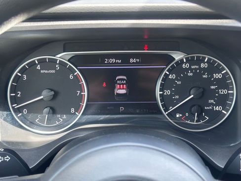 Used 2024 Nissan Rogue S image 25