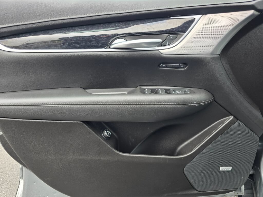 Used 2023 Cadillac XT5 Premium Luxury w/ Technology Package AWD/4WD image 18