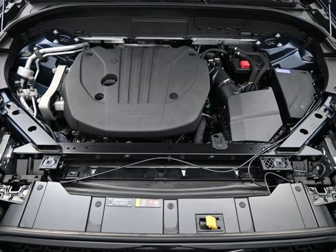 Certified 2024 Volvo XC60 B5 Ultimate AWD/4WD image 13