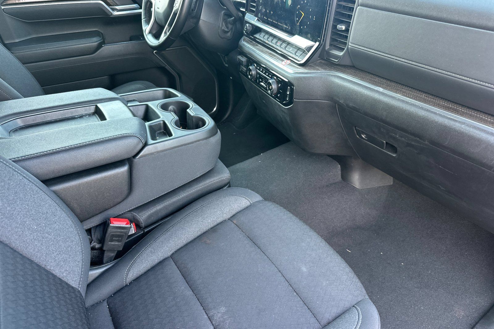 Used 2025 Chevrolet Silverado 1500 LT RWD image 19