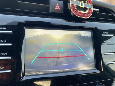 Used 2019 Toyota Camry L image 9