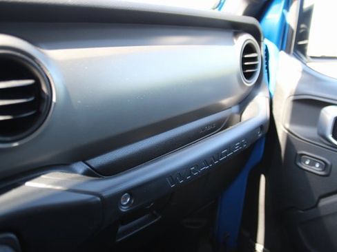 Used 2022 Jeep Wrangler Unlimited Sport image 24