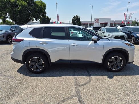 Certified 2024 Nissan Rogue SV AWD/4WD image 2