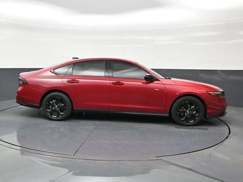 Used 2025 Honda Accord SE image 6