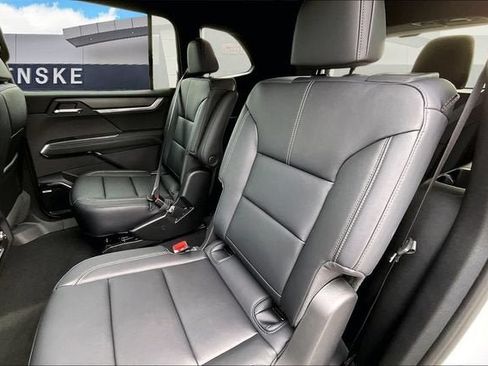 New 2026 GMC Acadia Elevation w/ Elevation Premium Package AWD/4WD image 11