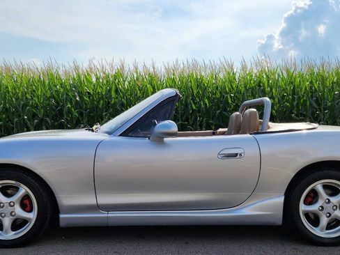 Used 1999 MAZDA MX-5 Miata image 2