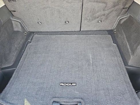 Used 2024 Nissan Rogue S image 6