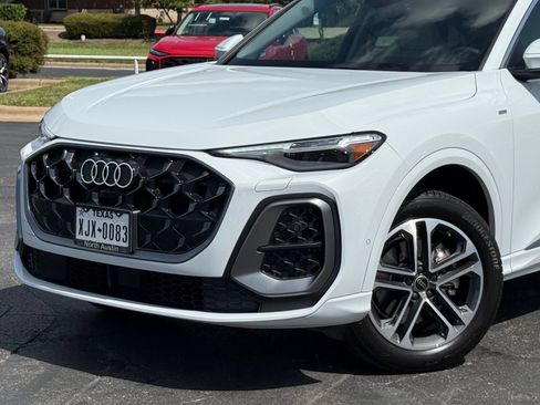 Used 2025 Audi Q5 Premium Plus w/ Premium Plus AWD/4WD image 1