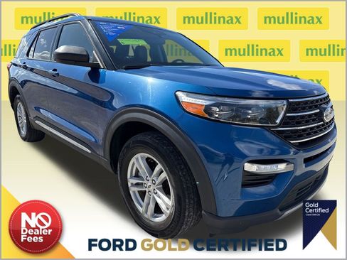 Certified 2022 Ford Explorer XLT w/ Equipment Group 202A AWD/4WD image 1