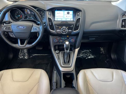 Used 2016 Ford Focus Titanium FWD image 3