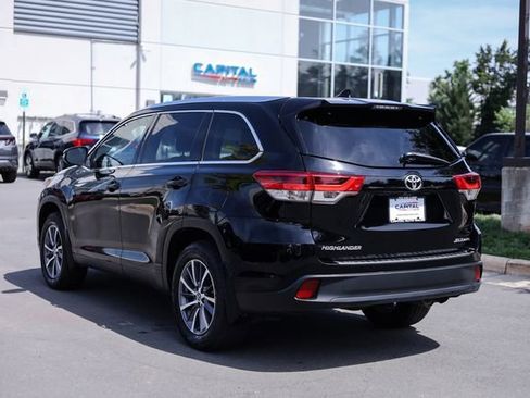 Used 2019 Toyota Highlander XLE AWD/4WD image 12