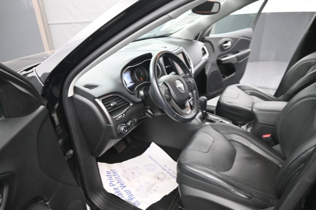 Used 2021 Jeep Cherokee Latitude Lux w/ Sun & Sound Group AWD/4WD image 20