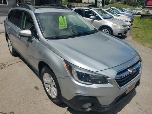 Used 2018 Subaru Outback 2.5i Premium AWD/4WD image 8