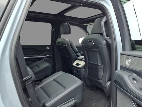 New 2026 Lincoln Navigator Reserve w/ Jet Appearance Package AWD/4WD image 10