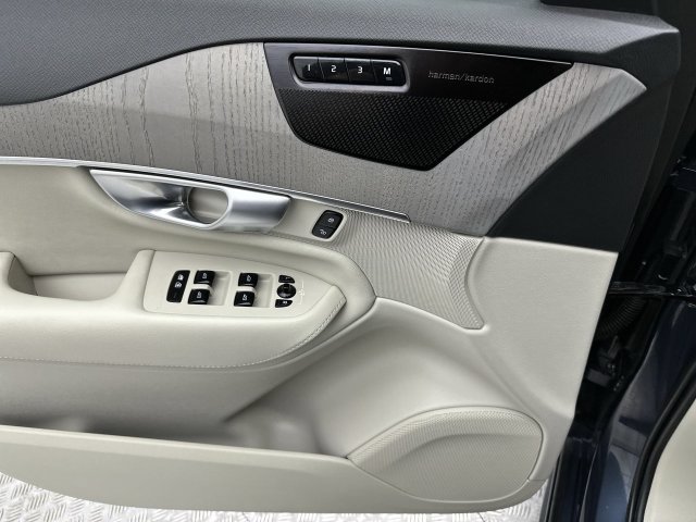 Certified 2025 Volvo XC90 B6 Plus w/ Protection Package Premier AWD/4WD image 13