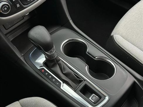 Used 2023 Chevrolet Equinox LS image 14