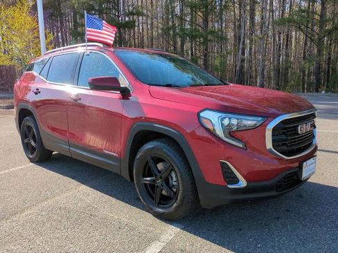 Used 2019 GMC Terrain SLE w/ Driver Convenience Package AWD/4WD image 2