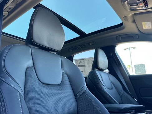New 2025 Volvo XC60 T8 Ultra w/ Protection Package Premier image 18