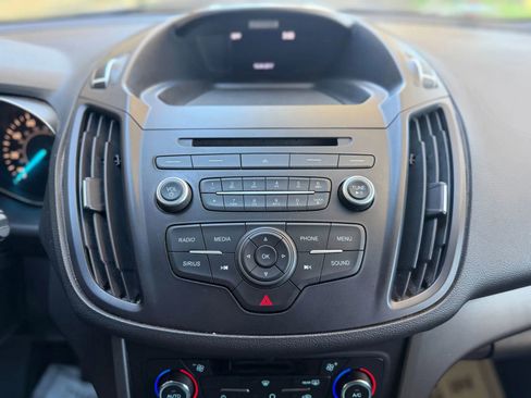 Used 2017 Ford Escape SE image 28