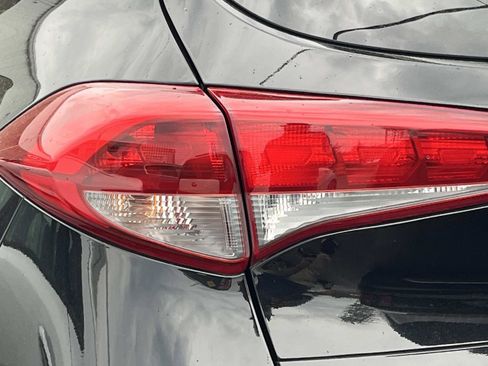 Used 2018 Hyundai Tucson Sport w/ Cargo Package image 6