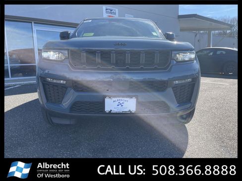 New 2026 Jeep Grand Cherokee Limited image 8