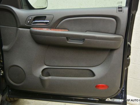 Used 2007 Chevrolet Avalanche LT w/ LT Preferred Equipment Group image 9