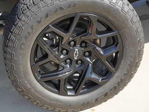 Used 2023 Chevrolet Silverado 1500 LT Trail Boss AWD/4WD image 11
