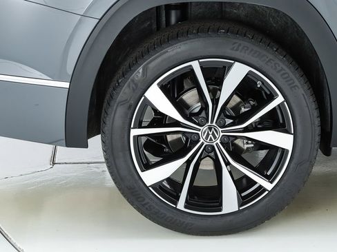 New 2026 Volkswagen Atlas SEL Premium R-Line image 13