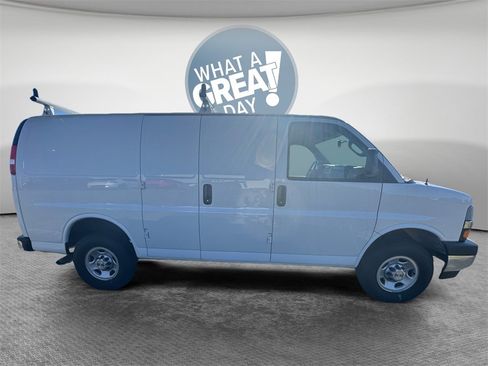 New 2024 Chevrolet Express 3500 w/ Driver Convenience Package image 2