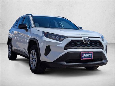 Used 2019 Toyota RAV4 LE w/ Carpet Mat Package image 3