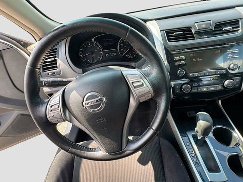 Used 2013 Nissan Altima 2.5 SV w/ 2.5SV Convenience Pkg FWD image 13