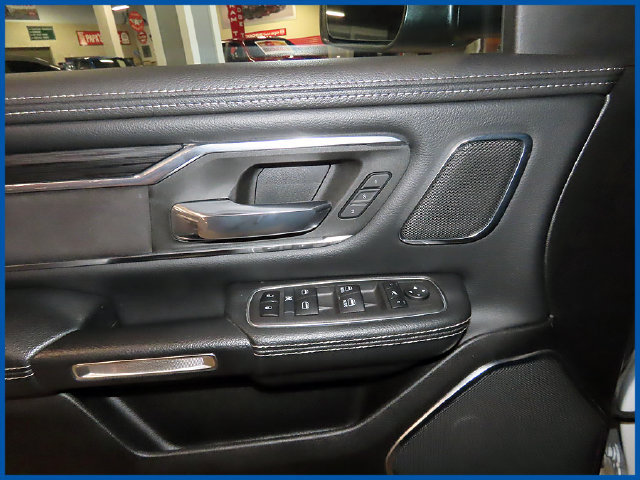 Used 2024 RAM 1500 Laramie AWD/4WD image 13