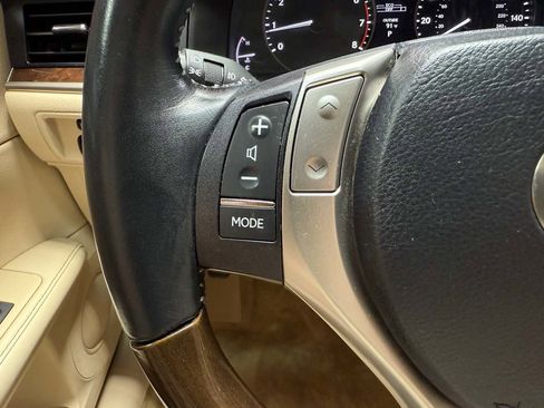 Used 2013 Lexus ES 350 w/ Luxury Pkg FWD image 15