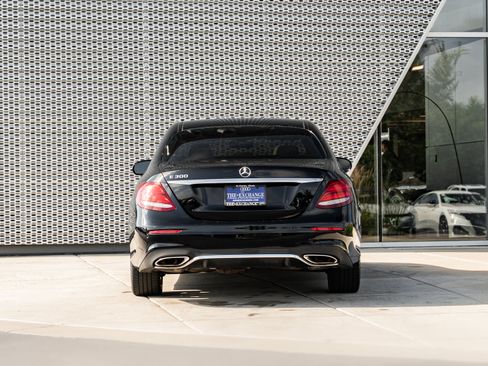 Used 2017 Mercedes-Benz E 300 image 25