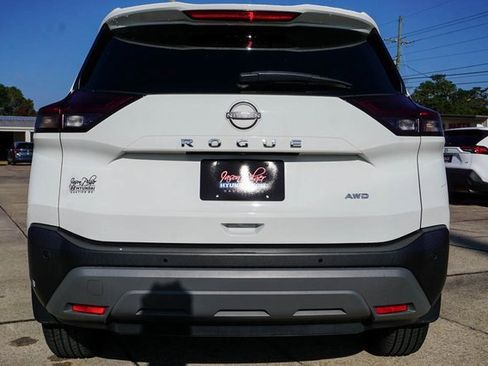 Used 2023 Nissan Rogue S image 6