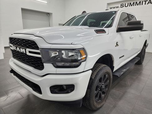 Used 2022 RAM 2500 Big Horn w/ Night Edition image 7
