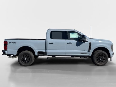 New 2026 Ford F250 Lariat w/ Black Appearance Package image 35