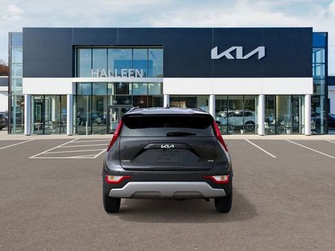 New 2026 Kia Niro LX image 5