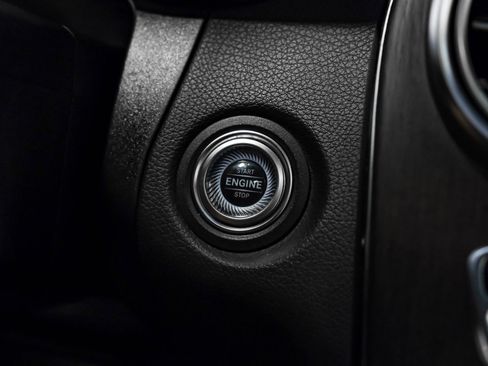 Used 2020 Mercedes-Benz GLC 300 w/ Parking Assistance Package image 12