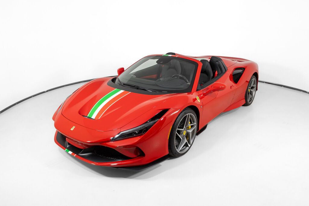Used 2022 Ferrari F8 Tributo RWD image 2