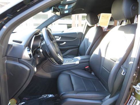 Used 2022 Mercedes-Benz GLC 300 4MATIC image 17