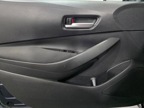 Used 2021 Toyota Corolla LE w/ Carpet Mat Package (TMS) FWD image 10
