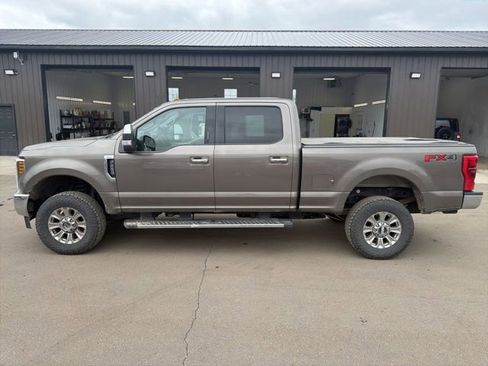 Used 2018 Ford F250 XLT w/ XLT Premium Package AWD/4WD image 2