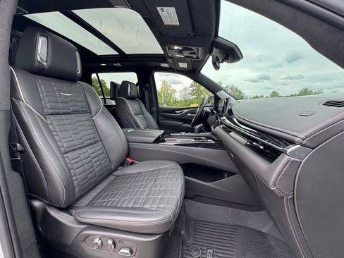 Used 2023 Cadillac Escalade V AWD/4WD image 32