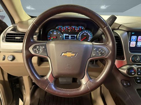 Used 2016 Chevrolet Suburban LT RWD image 16