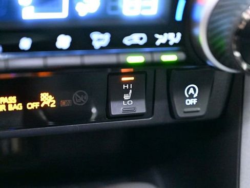 Used 2025 Toyota RAV4 XLE Premium image 30