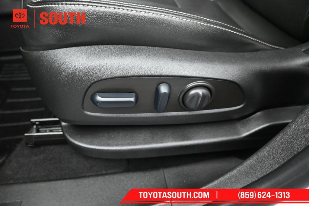 Used 2023 GMC Terrain SLT FWD image 22