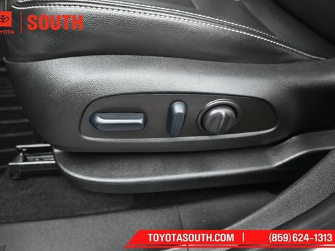 Used 2023 GMC Terrain SLT FWD image 22
