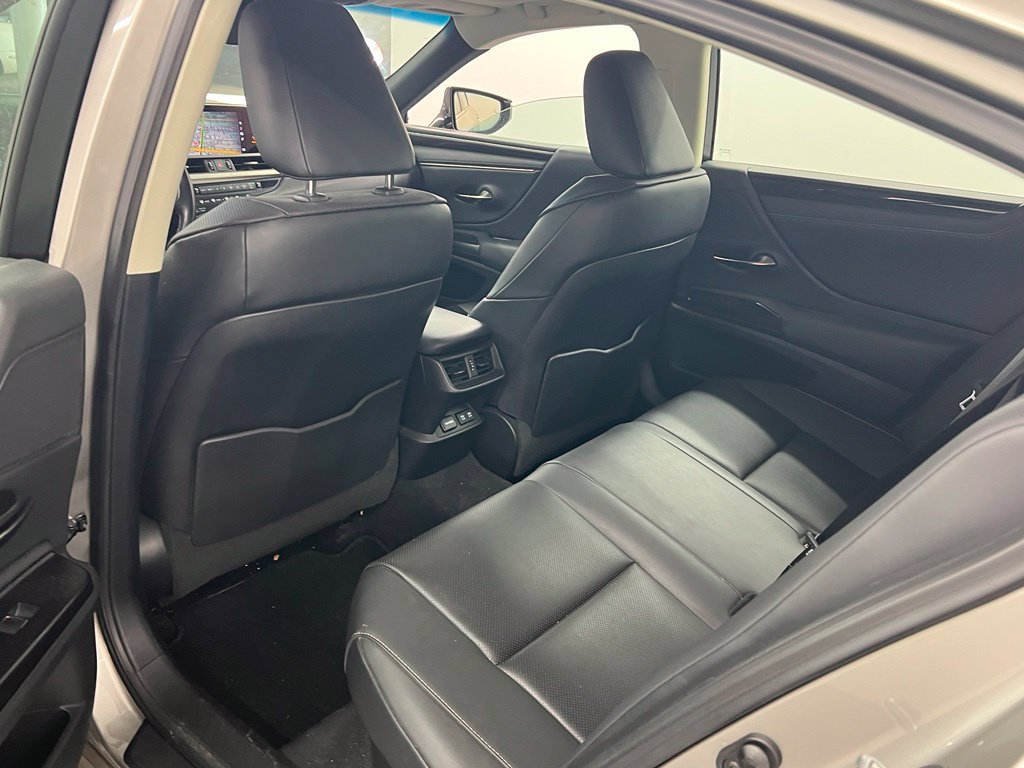 Used 2021 Lexus ES 300h w/ Premium Package FWD image 10