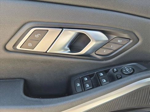Used 2020 BMW 330i Sedan w/ Convenience Package RWD image 12